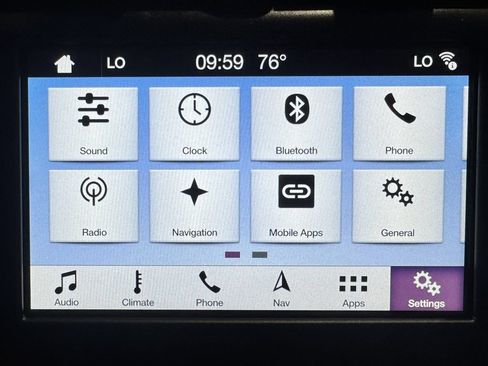 Used 2018 Ford Fusion SE w/ Equipment Group 602A FWD image 27