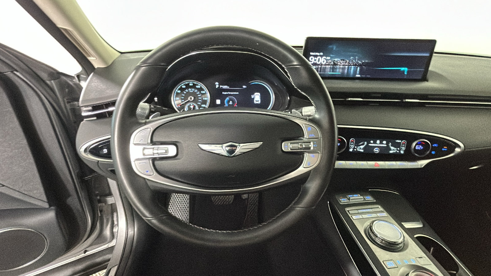 Used 2025 Genesis GV70 2.5T AWD/4WD image 17