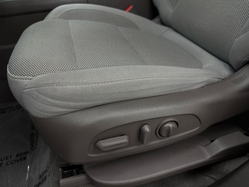 Used 2019 Chevrolet Traverse LT image 34