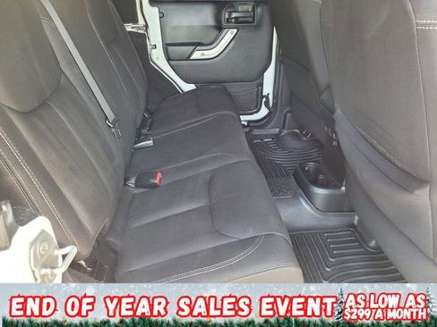 Used 2015 Jeep Wrangler Unlimited Rubicon w/ Connectivity Group image 13