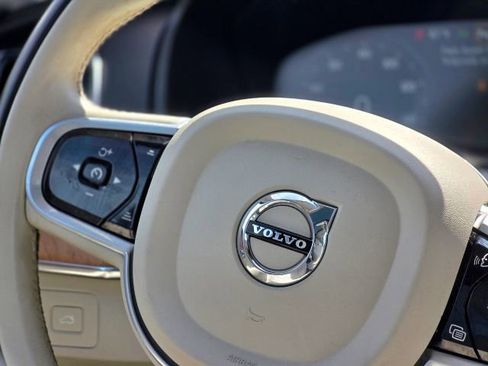Used 2021 Volvo XC90 T6 Momentum image 13