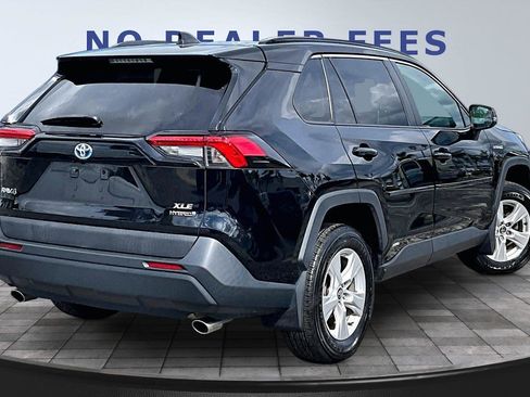Used 2020 Toyota RAV4 XLE w/ Convenience Package image 6
