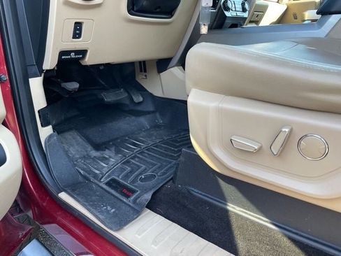 Used 2018 Ford F250 Lariat w/ Chrome Package image 11