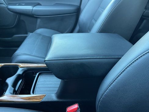 Certified 2022 Honda CR-V Touring image 19