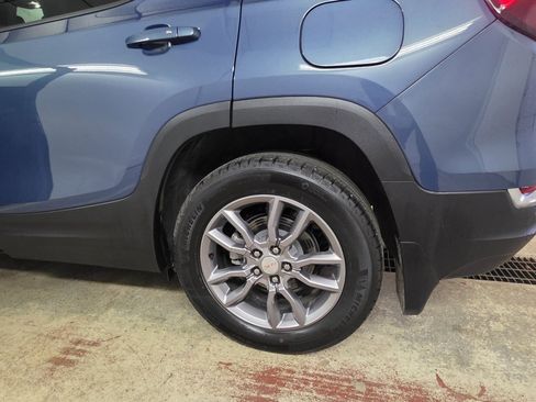 Used 2024 GMC Terrain SLT AWD/4WD image 15