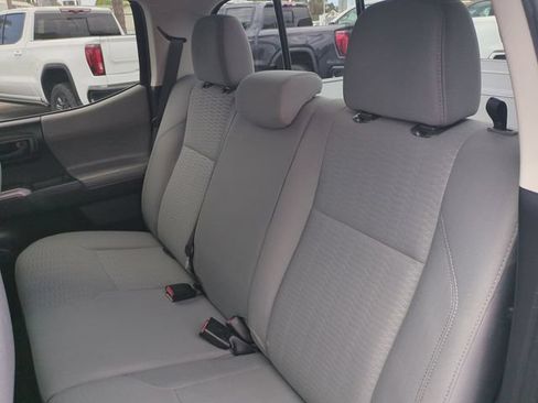Used 2018 Toyota Tacoma SR5 RWD image 25