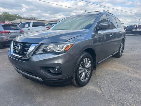 Used 2019 Nissan Pathfinder SL image 1