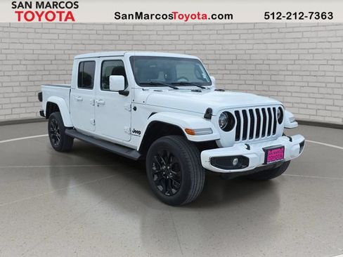 Used 2022 Jeep Gladiator Overland AWD/4WD image 3