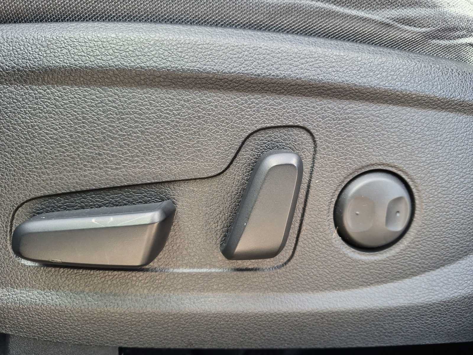 Used 2023 Hyundai Santa Fe SEL FWD image 17