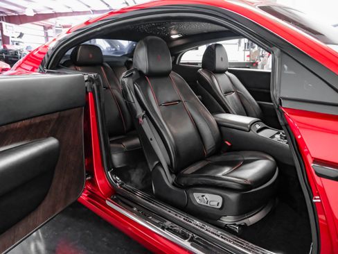 Used 2014 Rolls-Royce Wraith image 31