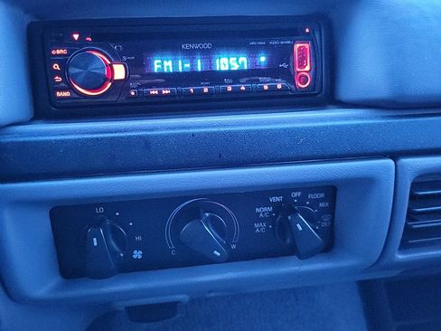 Used 1997 Ford F250 2WD Crew Cab Heavy Duty image 14