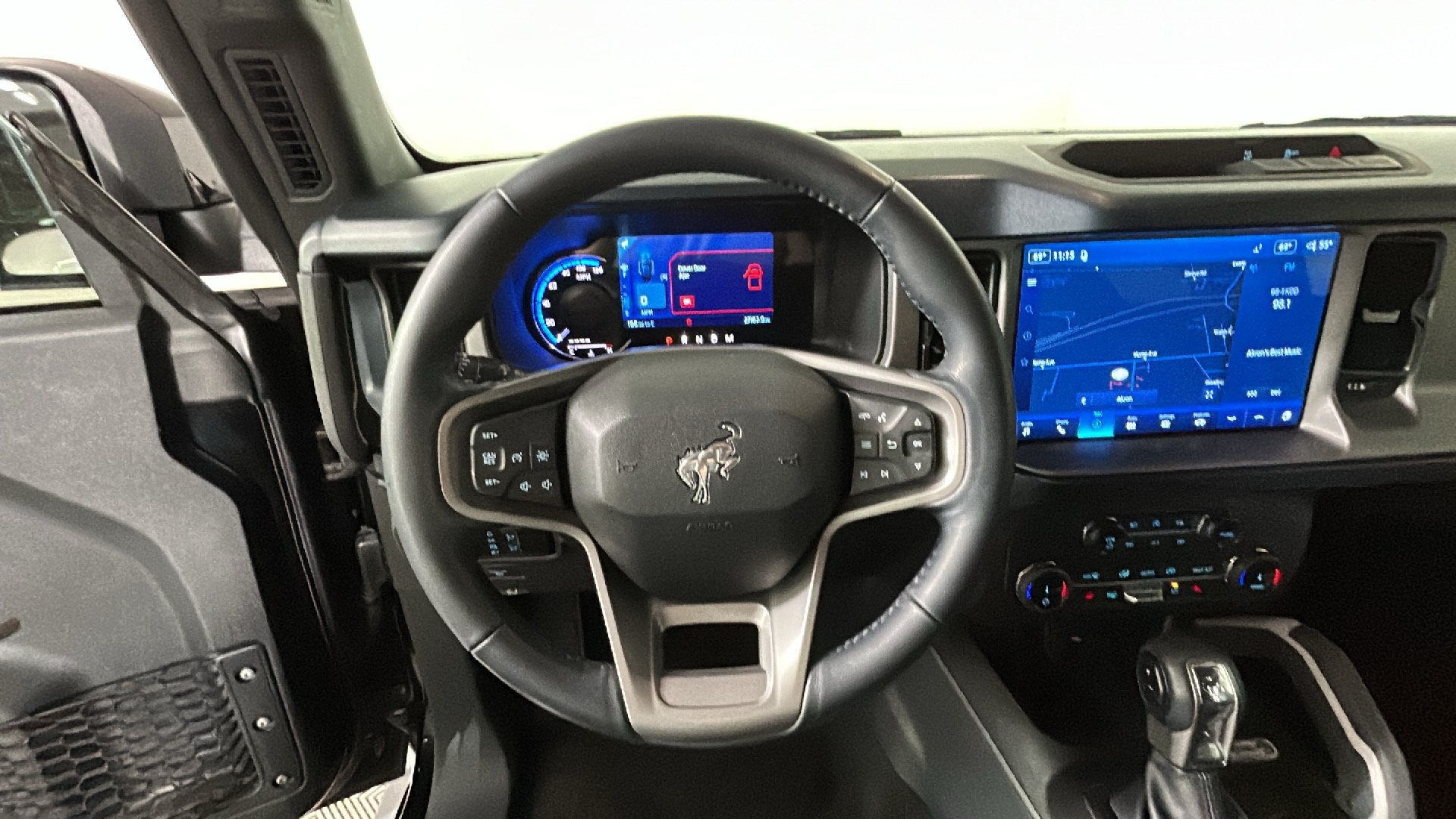 Used 2022 Ford Bronco Outer Banks AWD/4WD image 15
