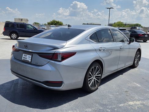 Used 2025 Lexus ES 300h w/ Premium Package FWD image 5