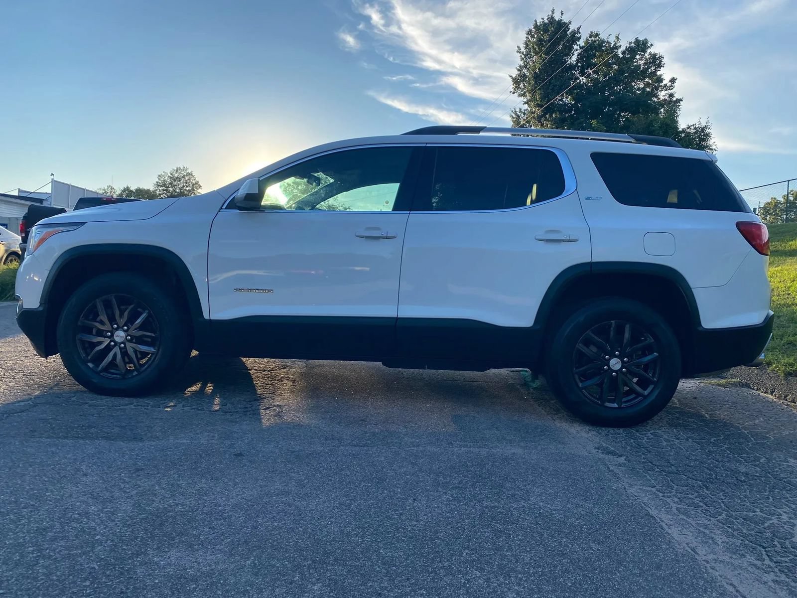 Used 2019 GMC Acadia SLT AWD/4WD image 5