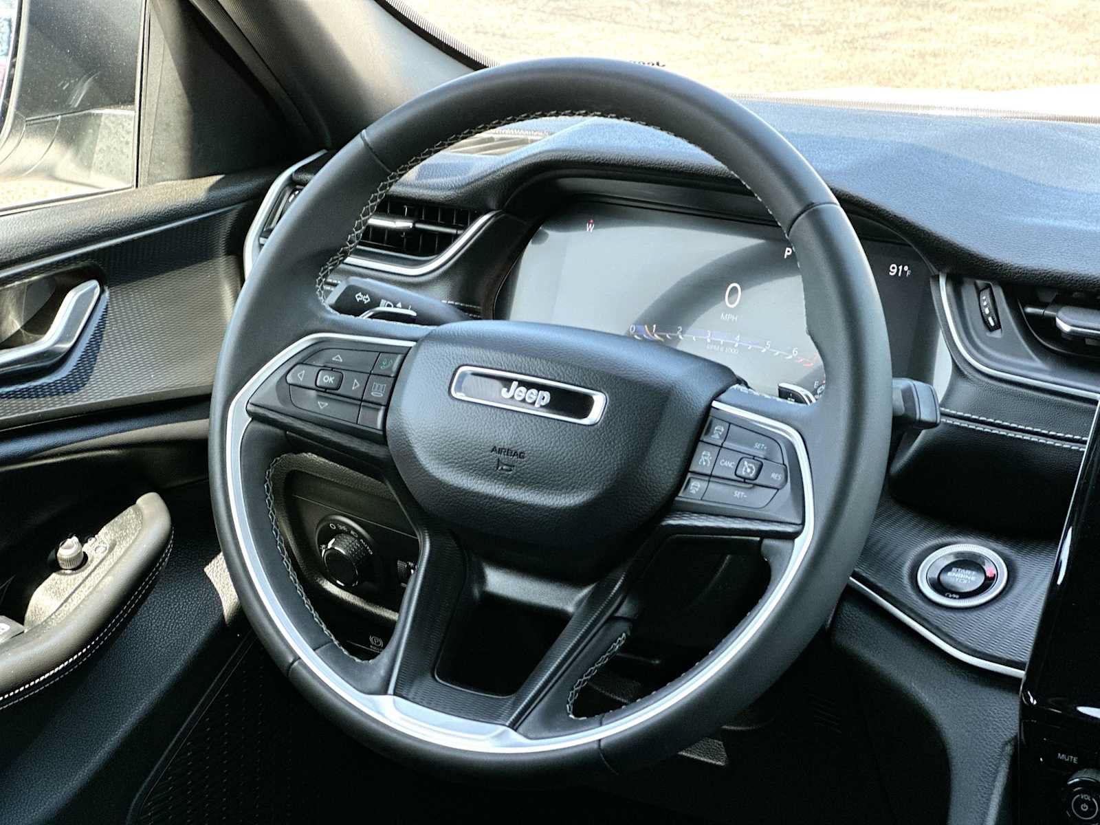 Used 2025 Jeep Grand Cherokee Laredo w/ MOPAR Finishing Package RWD image 27