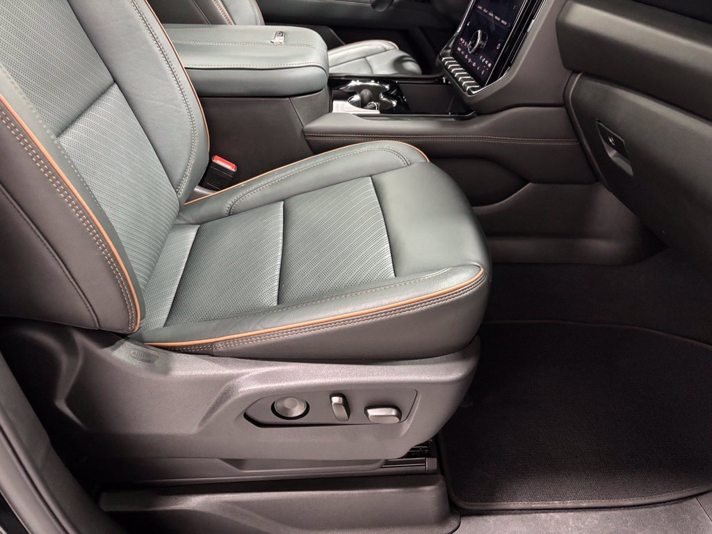 Used 2026 GMC Yukon XL AT4 AWD/4WD image 61