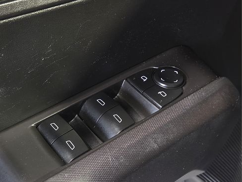 Used 2023 Chevrolet Colorado W/T w/ WT Convenience Package RWD image 18