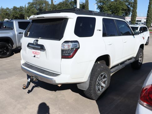 Used 2018 Toyota 4Runner TRD Off-Road image 11