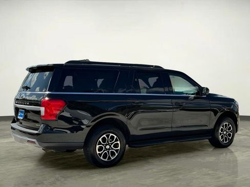 Used 2024 Ford Expedition Max XLT image 7