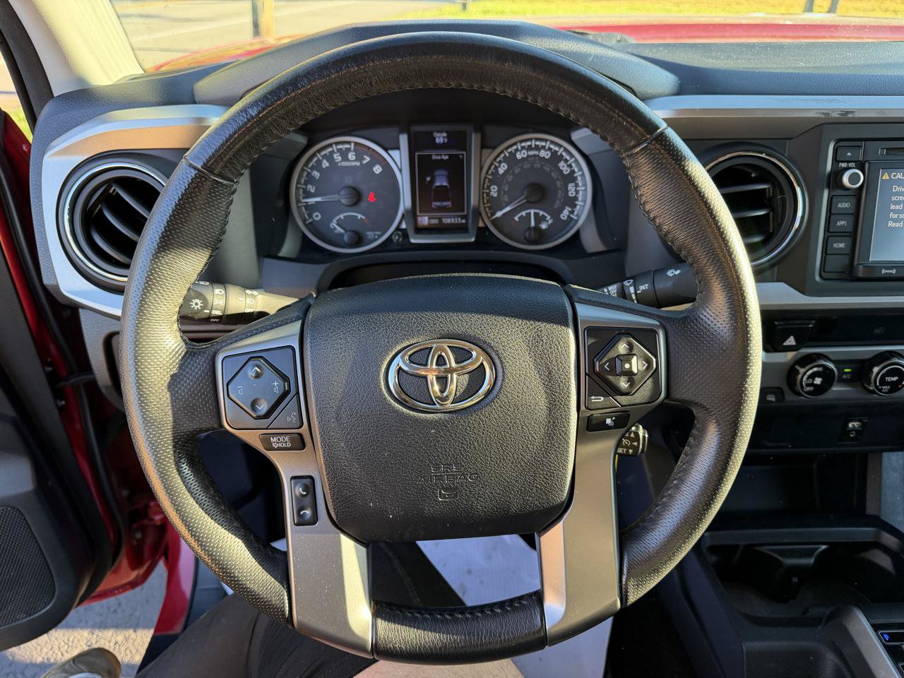 Used 2017 Toyota Tacoma SR5 w/ Tow Package AWD/4WD image 25