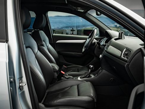 Used 2018 Audi Q3 2.0T Premium w/ Convenience Package image 25