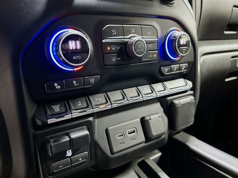 Used 2021 Chevrolet Silverado 2500 LTZ w/ LTZ Plus Package image 16