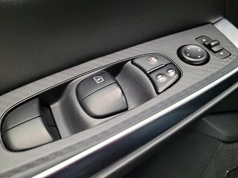 Used 2023 Nissan Sentra SR w/ SR Premium Package FWD image 27