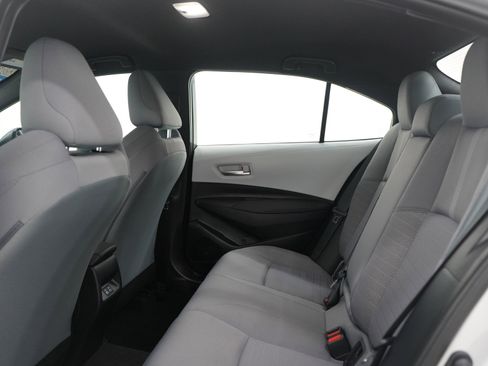 Used 2025 Toyota Corolla SE image 18