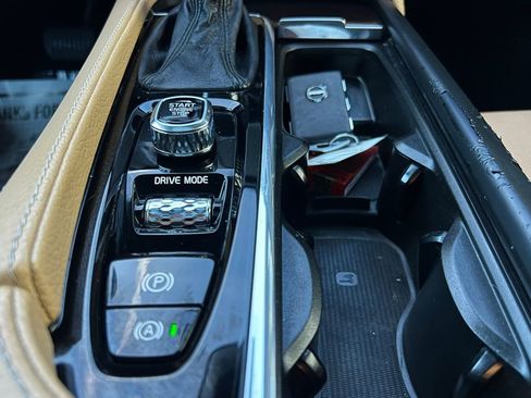 Used 2018 Volvo XC90 T5 Momentum w/ Convenience Package image 59