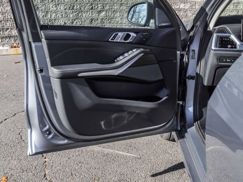 Used 2024 BMW X7 xDrive40i w/ Premium Package image 22