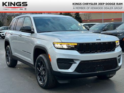 New 2025 Jeep Grand Cherokee 4WD image 1