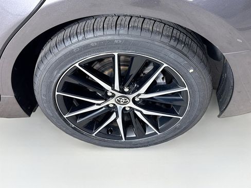 Used 2021 Toyota Camry SE image 33