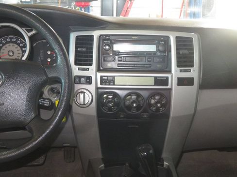 Used 2004 Toyota 4Runner 4WD image 39