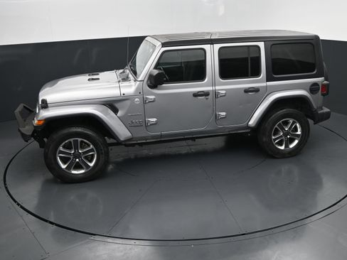 Used 2021 Jeep Wrangler Unlimited Sahara AWD/4WD image 28