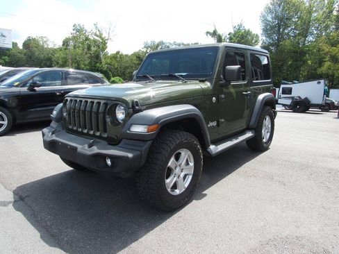 Used 2020 Jeep Wrangler Sport AWD/4WD image 8