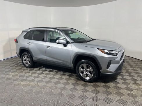 Used 2022 Toyota RAV4 XLE image 12