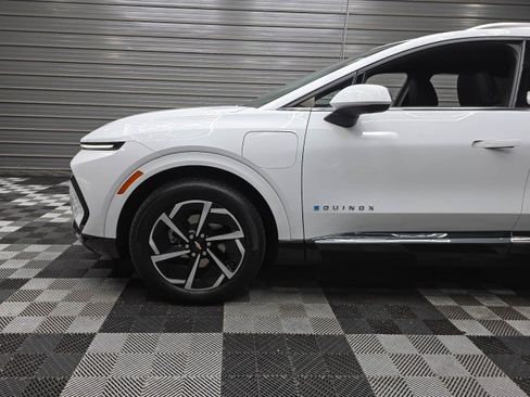 Used 2024 Chevrolet Equinox EV LT FWD image 40