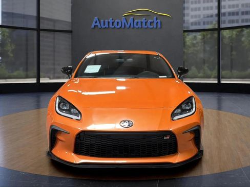Used 2023 Toyota GR86 10th Anniversary SE RWD image 3