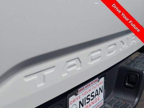 Used 2023 Toyota Tacoma TRD Off-Road w/ Technology Package RWD image 24