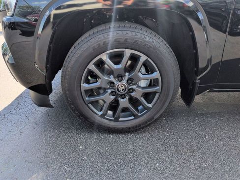 Used 2025 Toyota Sequoia Platinum AWD/4WD image 27