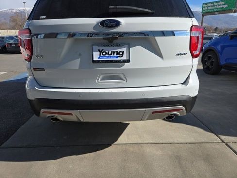 Used 2017 Ford Explorer XLT image 6