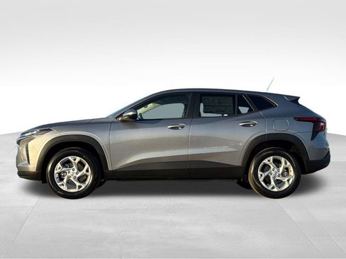 New 2026 Chevrolet Trax LS w/ LS Convenience Package image 2