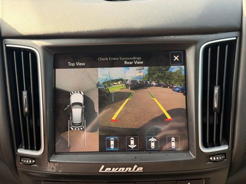 Used 2017 Maserati Levante S AWD/4WD image 27