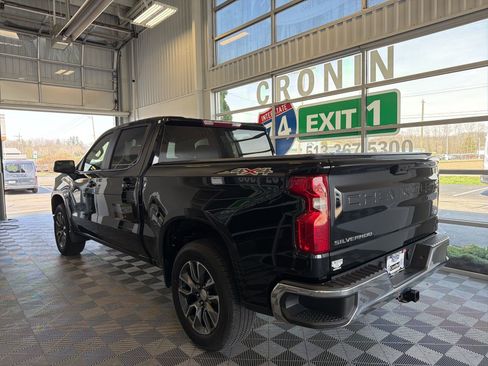 Used 2023 Chevrolet Silverado 1500 LT AWD/4WD image 4