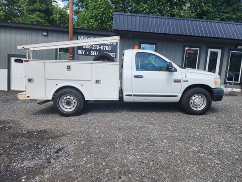 Used 2008 Dodge Ram 2500 Truck ST w/ Popular Equipment Group RWD image 2