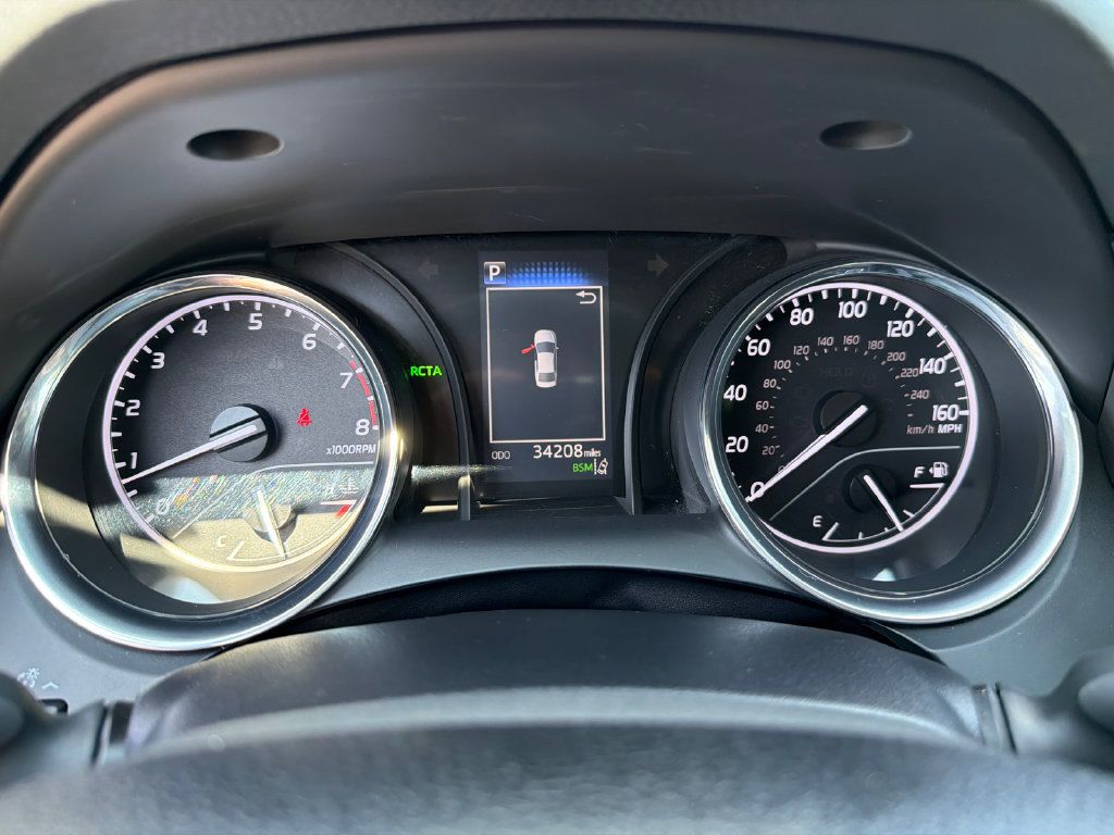 Used 2019 Toyota Camry LE w/ Convenience Package FWD image 28