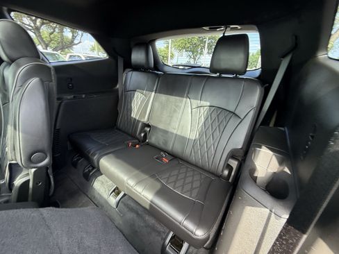 Used 2023 Buick Enclave Avenir w/ Avenir Technology Package FWD image 29