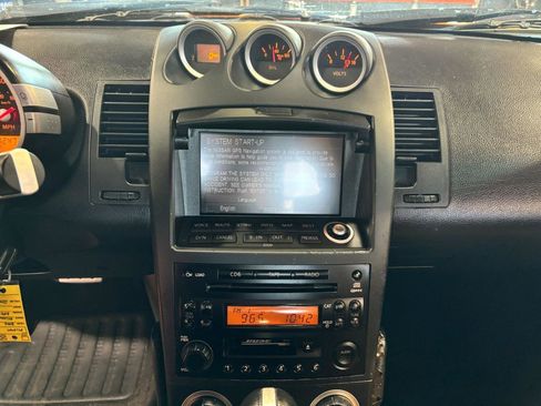 Used 2004 Nissan 350Z Touring w/ Aerodynamics Pkg image 18