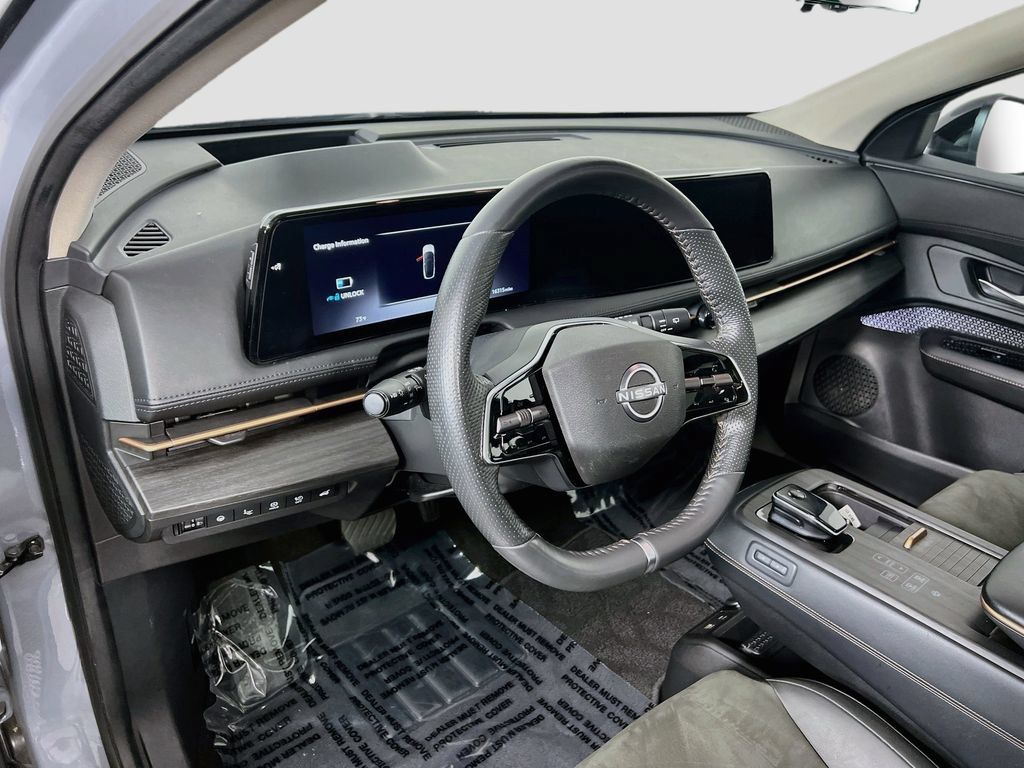 Used 2024 Nissan Ariya AWD image 8