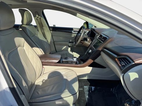 Used 2017 Ford Fusion Platinum FWD image 10